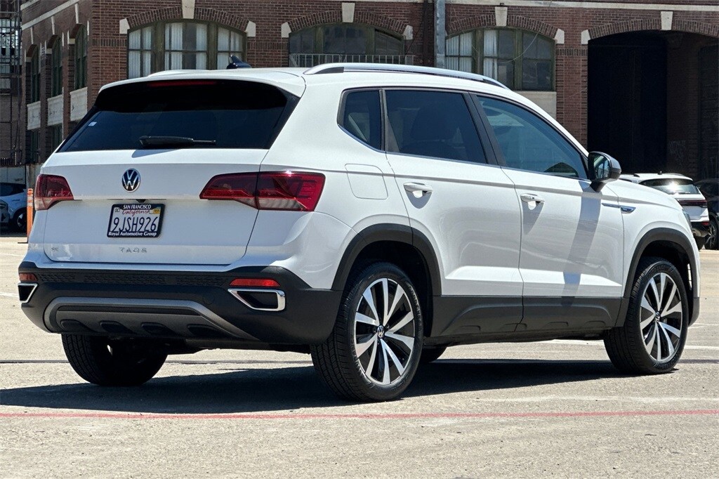 2023 Volkswagen Taos SE photo 4