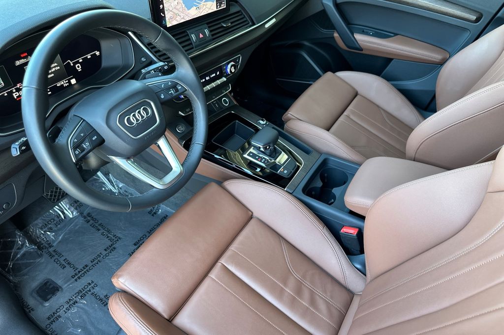 2025 Audi Q5 45 S line Premium photo 6