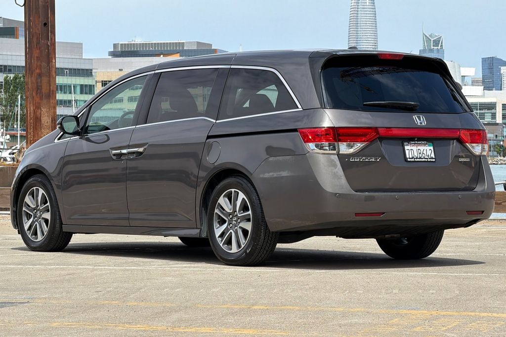 2014 Honda Odyssey Touring photo 5