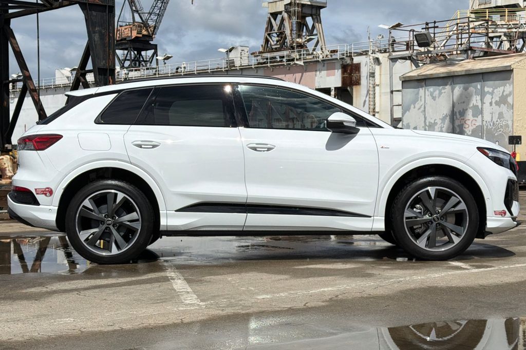 2024 Audi Q4 e-tron 50 Premium photo 2