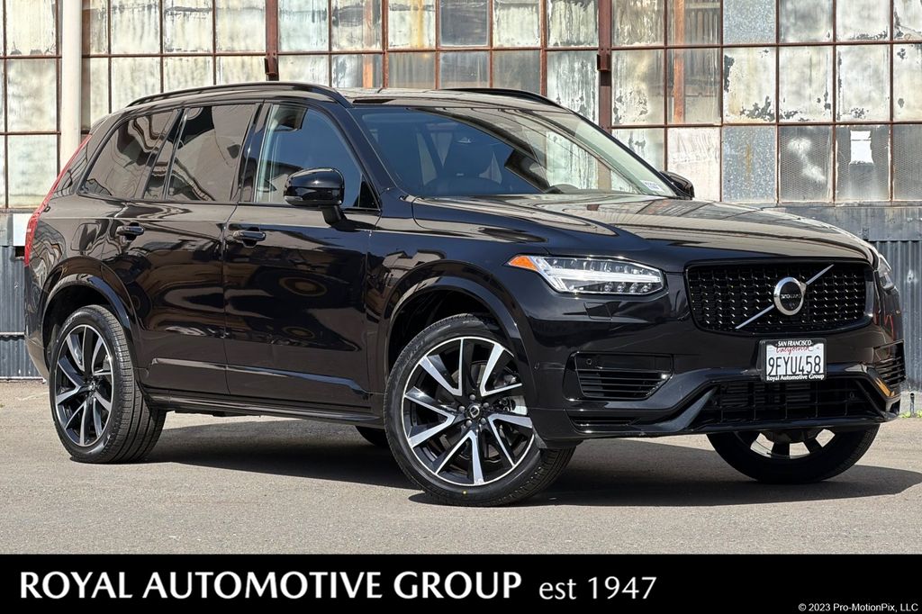 2023 Volvo XC90 Recharge Plug-In Hybrid Plus Dark 7-Seater photo 1