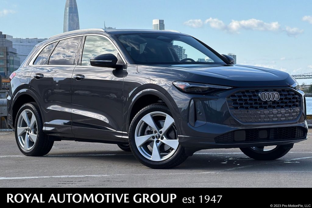 2025 Audi Q5 40 Premium Plus's photo