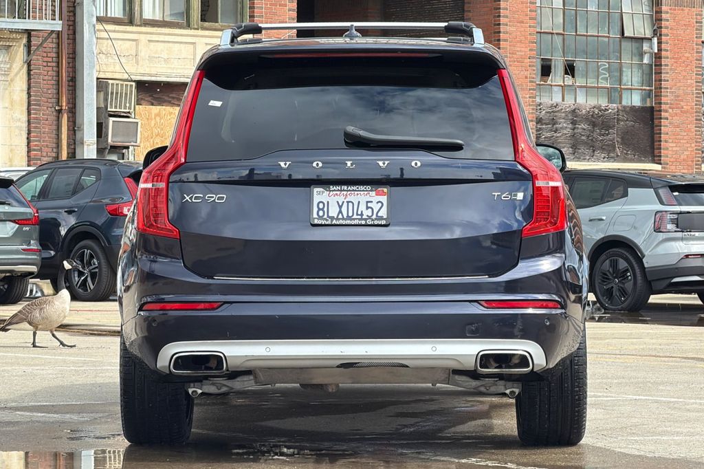 2019 Volvo XC90 T6 Momentum photo 4