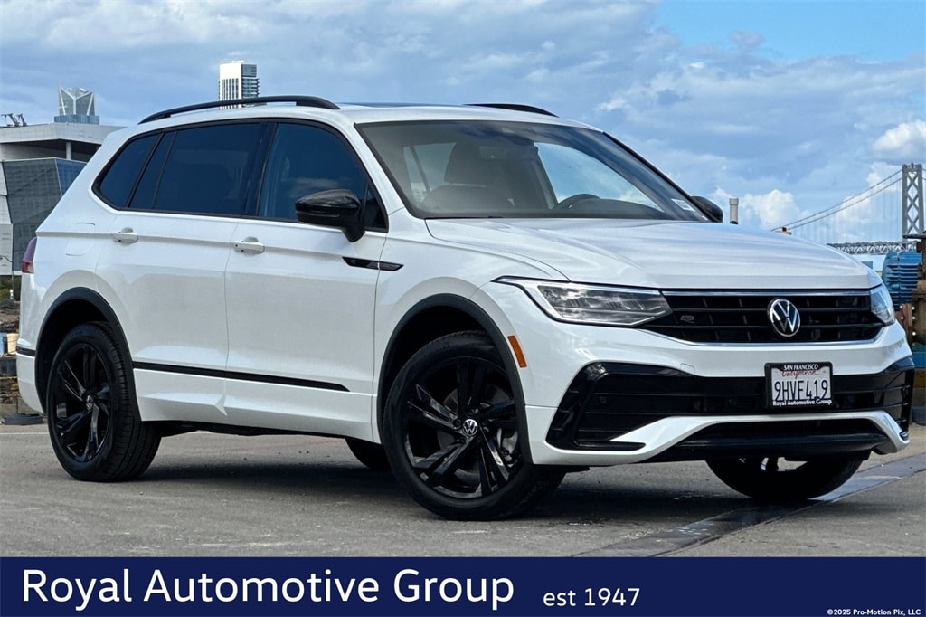 2023 Volkswagen Tiguan SE R-LINE BLACK