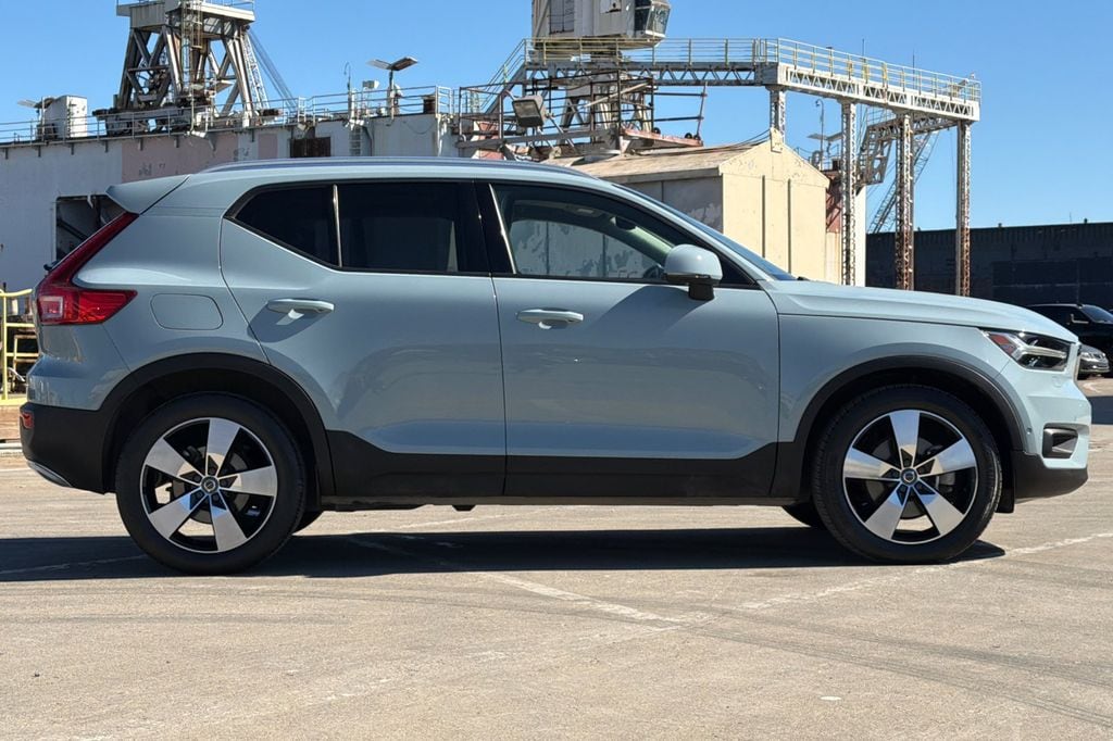 2019 Volvo XC40 T5 photo 2