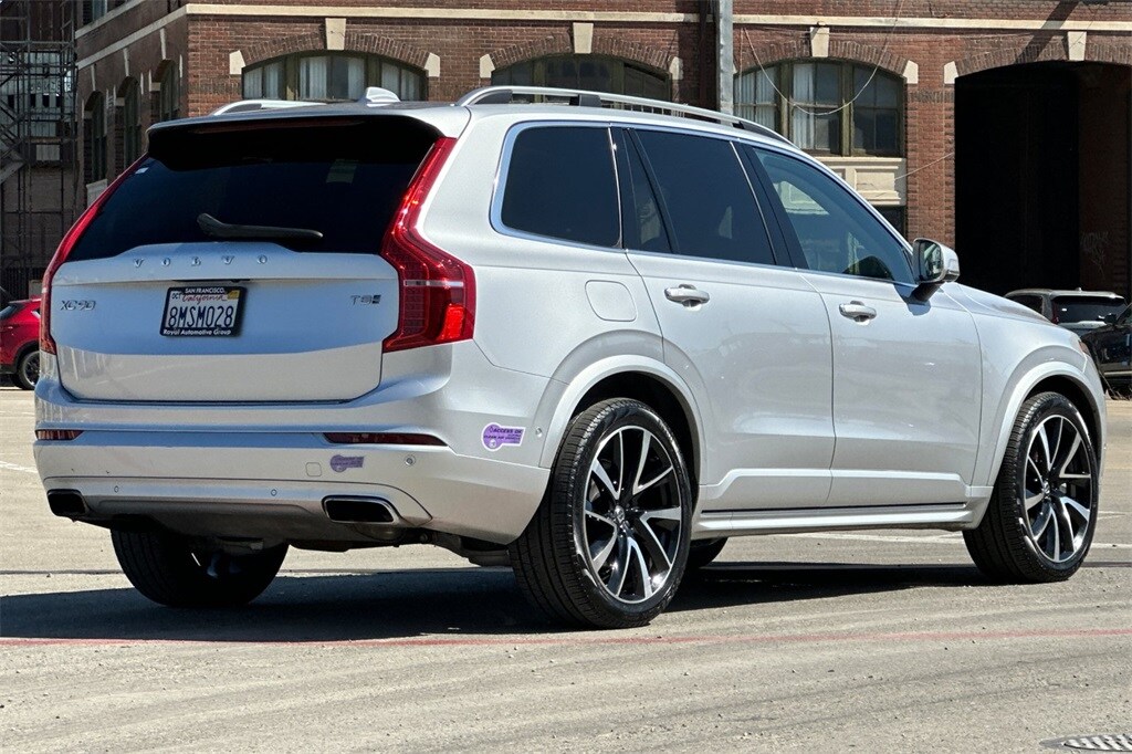2019 Volvo XC90 T8 Momentum photo 4