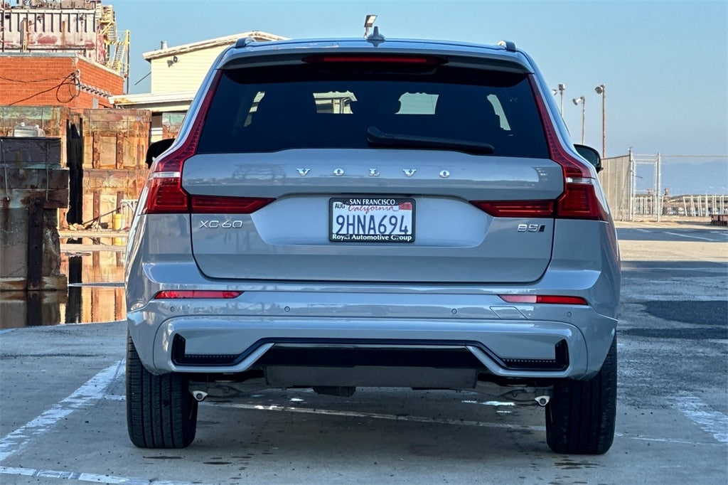 2024 Volvo XC60 B5 Core photo 4