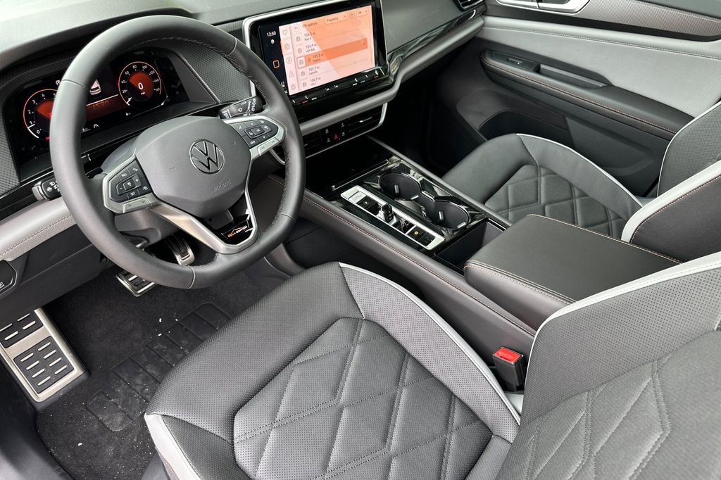 2025 Volkswagen Atlas Atlas Peak Edition - Photo 10