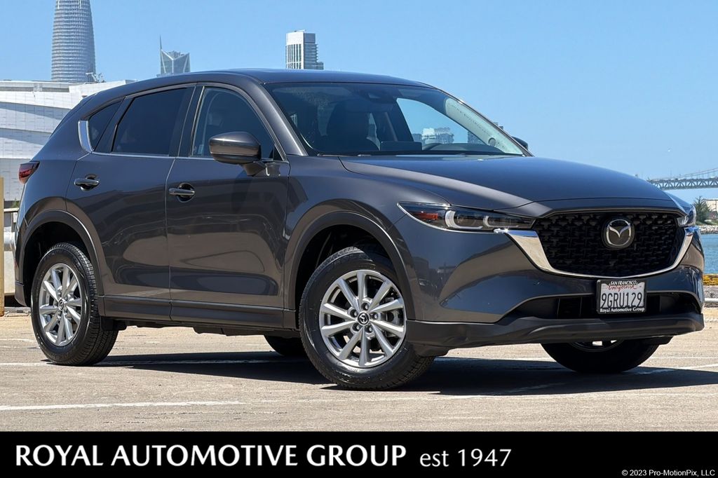 2023 Mazda CX-5 S Preferred package Auto AWD's photo