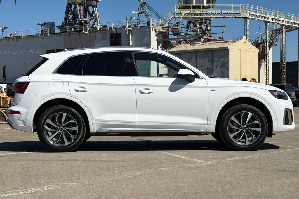 2024 Audi Q5 45 S line Premium photo 2