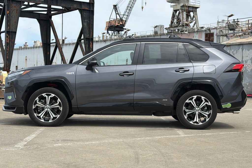 2022 Toyota RAV4 Prime XSE photo 6