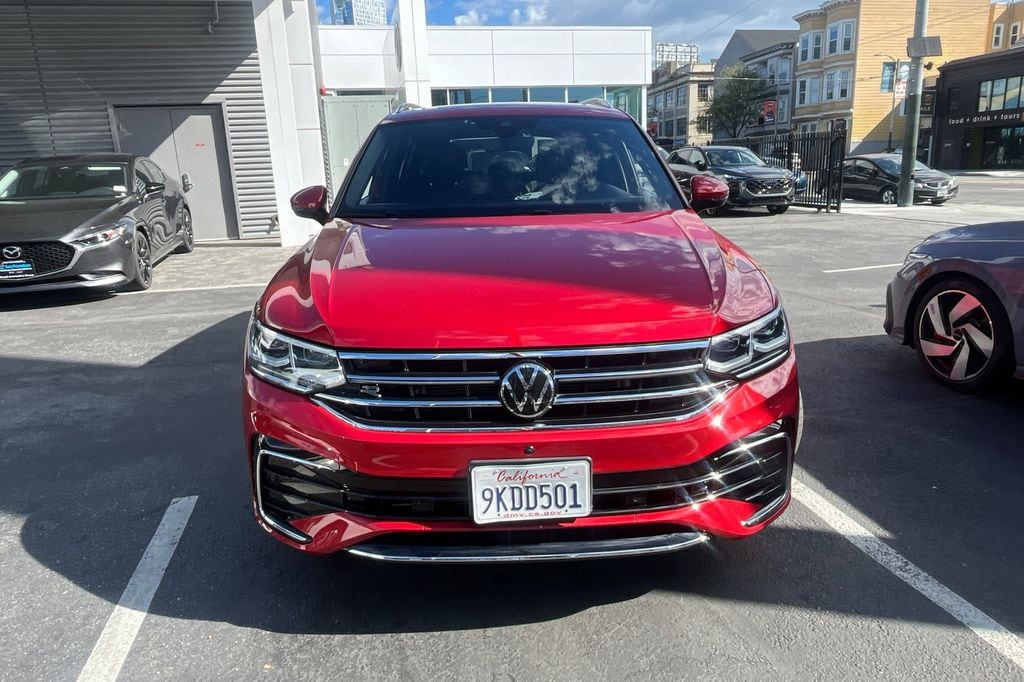 2024 Volkswagen Tiguan 2.0T SEL R-Line photo 6