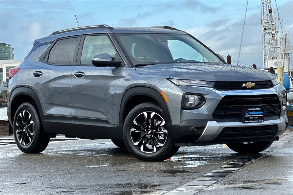 2022 Chevrolet Trailblazer LT photo 2