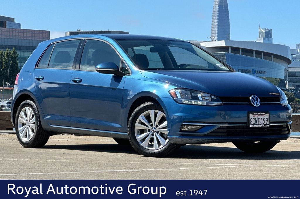 2018 Volkswagen Golf TSI SE Auto's photo