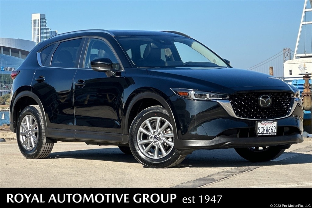 2022 Mazda CX-5 S Preferred package's photo