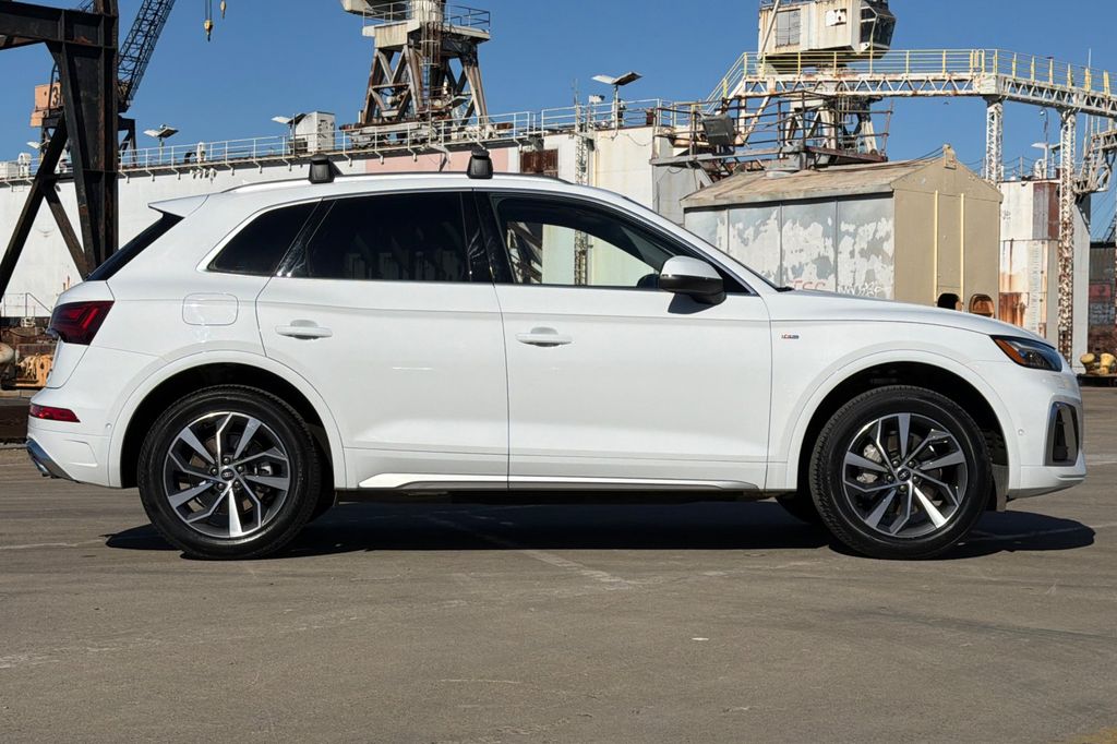 2023 Audi Q5 45 S line Premium photo 2