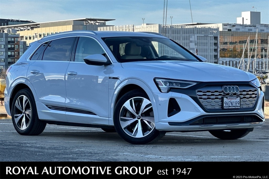 2024 Audi Q8 e-tron Premium Plus's photo
