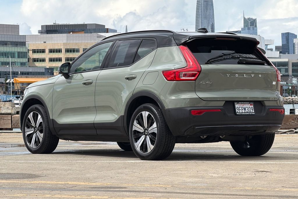 2023 Volvo XC40 Recharge Pure Electric Plus photo 5