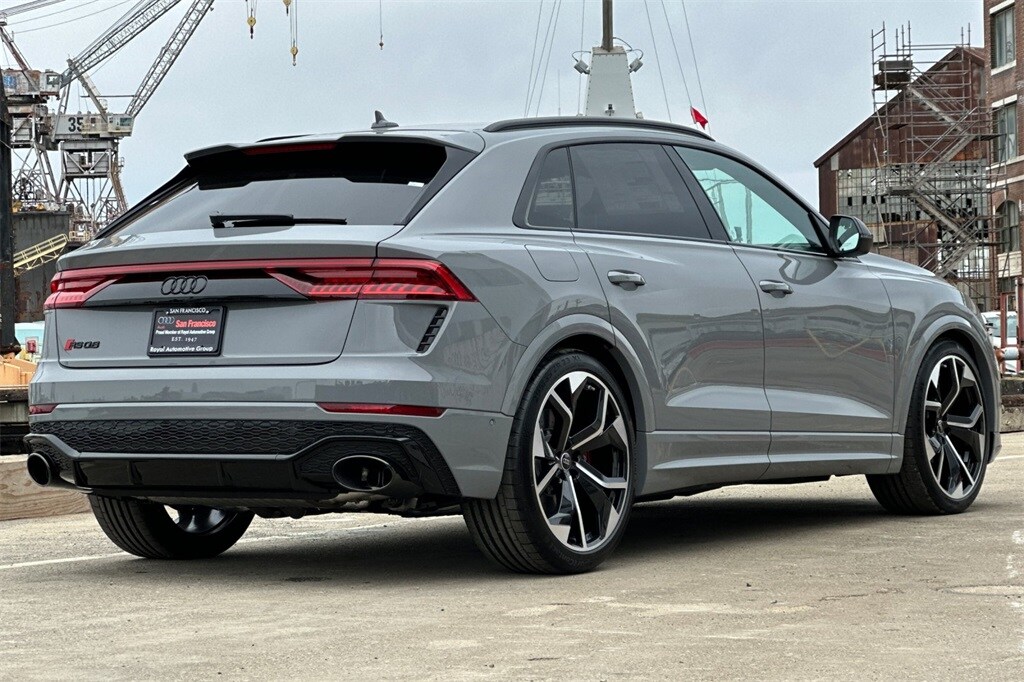 2024 Audi RS Q8 photo 4