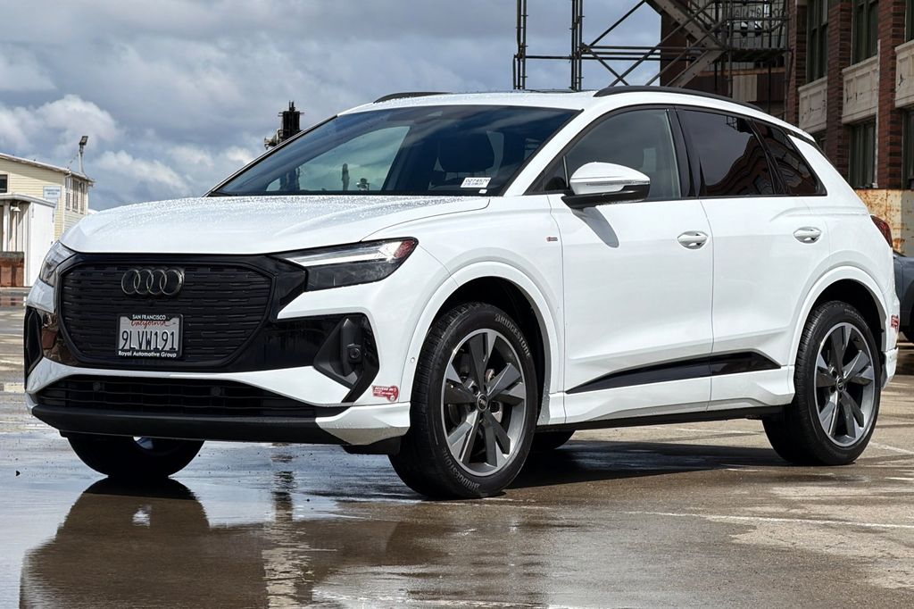 2024 Audi Q4 e-tron 50 Premium photo 3