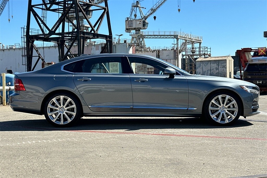 2019 Volvo S90 T8 Inscription photo 2