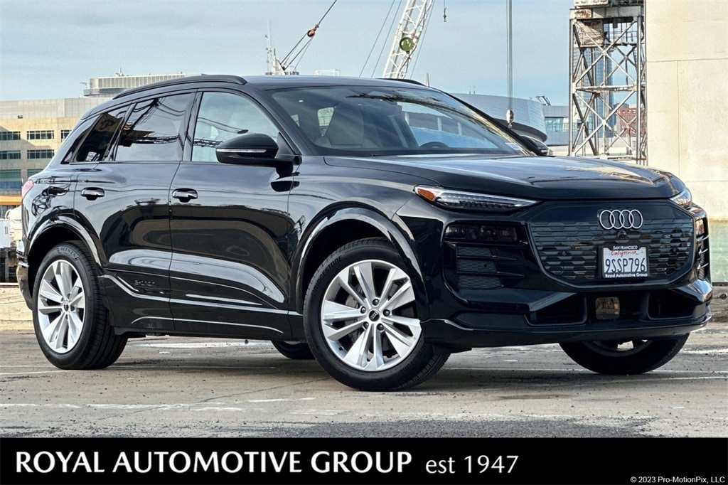 2025 Audi Q6 e-tron Premium Plus's photo