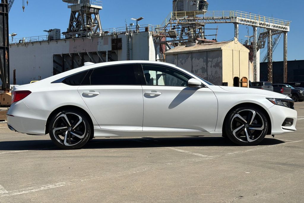 2019 Honda Accord Sport photo 2