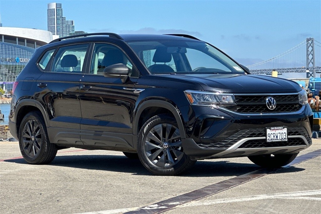 2022 Volkswagen Taos S photo 2
