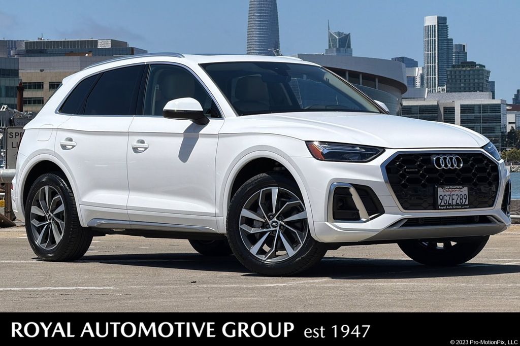 2023 Audi Q5 45 Premium's photo