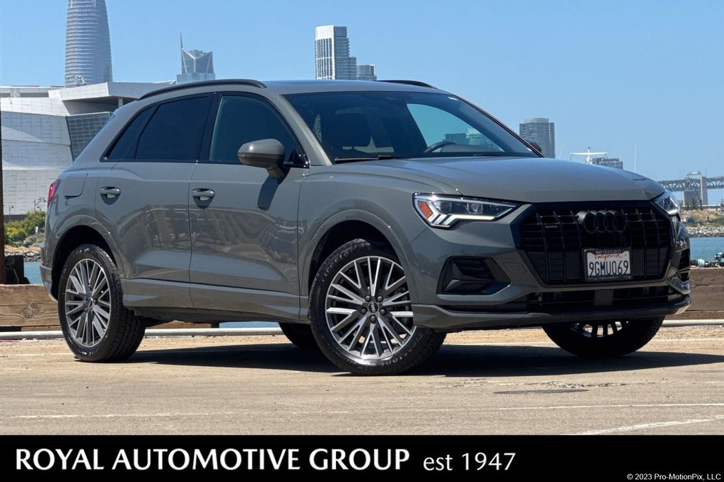 2023 Audi Q3 40 TFSI Premium quattro's photo