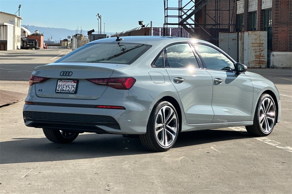 2025 Audi A3 40 Premium Plus photo 4