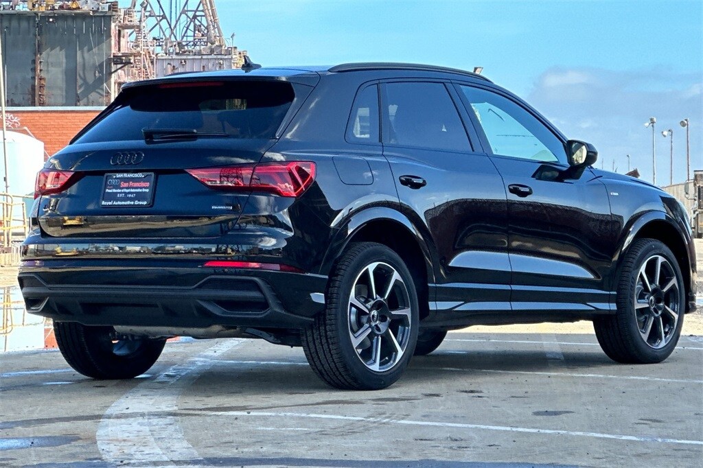 2025 Audi Q3 45 TFSI S line Premium Plus photo 2