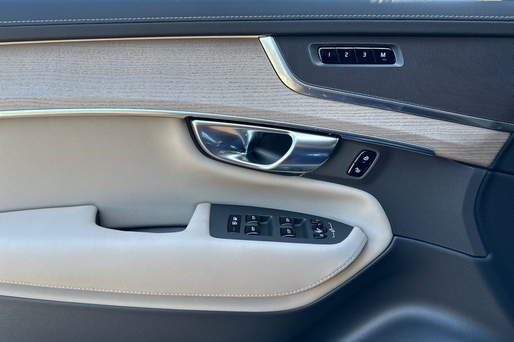 2026 Volvo XC90 Core - Photo 8