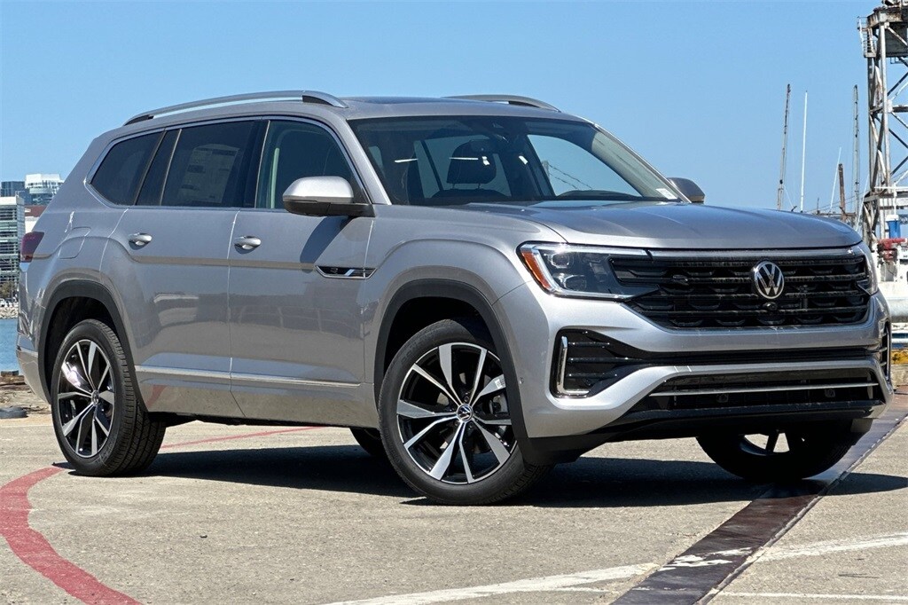 2025 Volkswagen Atlas SEL Premium R-Line photo 2