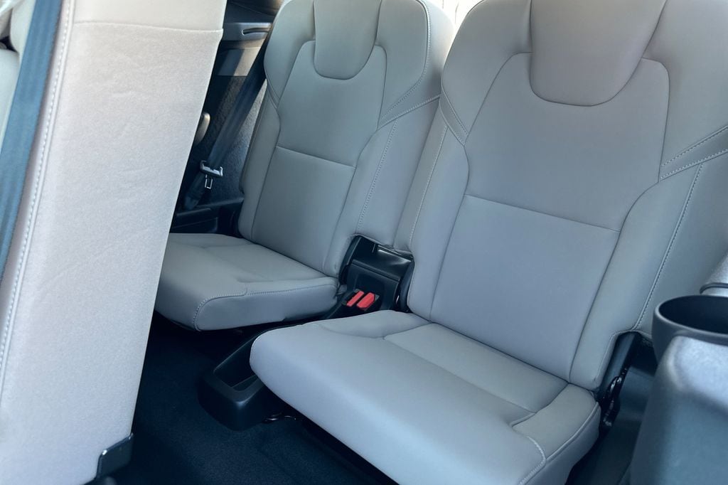 2026 Volvo XC90 Core - Photo 12