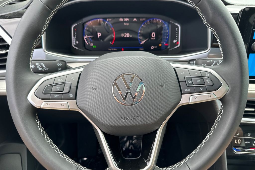 2025 Volkswagen Taos SEL - Photo 21