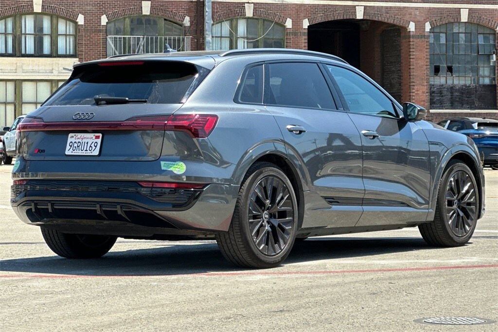 2024 Audi Q8 E-tron Prestige photo 4