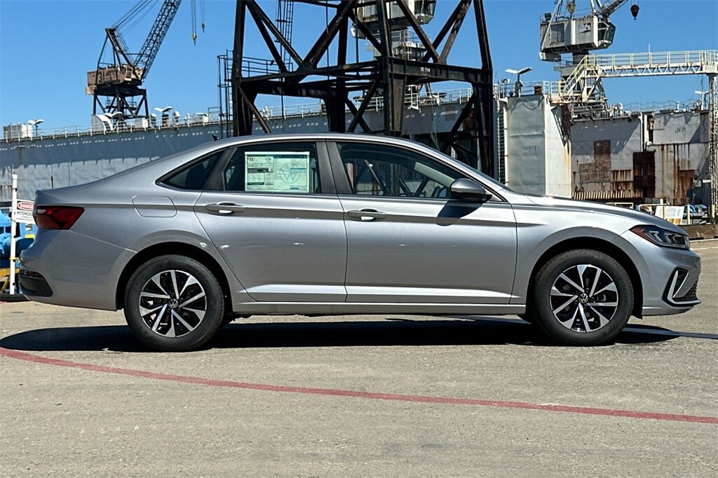 2025 Volkswagen Jetta 1.5T S photo 3