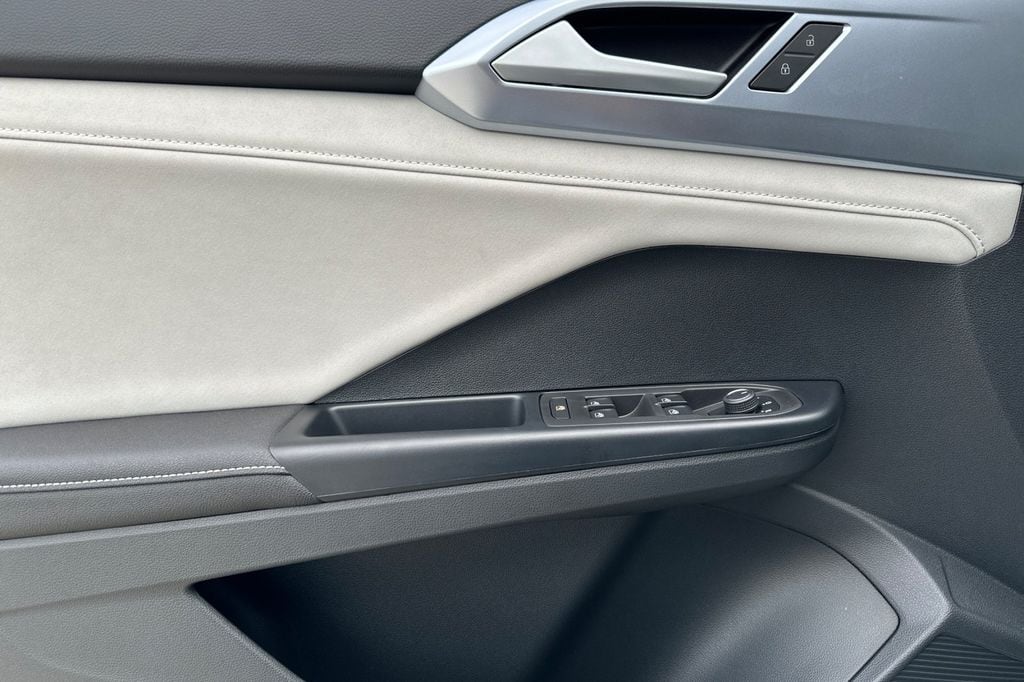 2026 Volkswagen Taos SE - Photo 8
