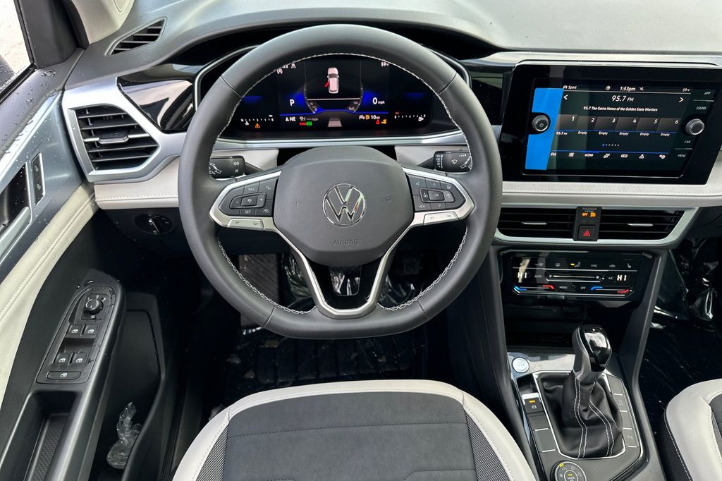2026 Volkswagen Taos SE - Photo 11