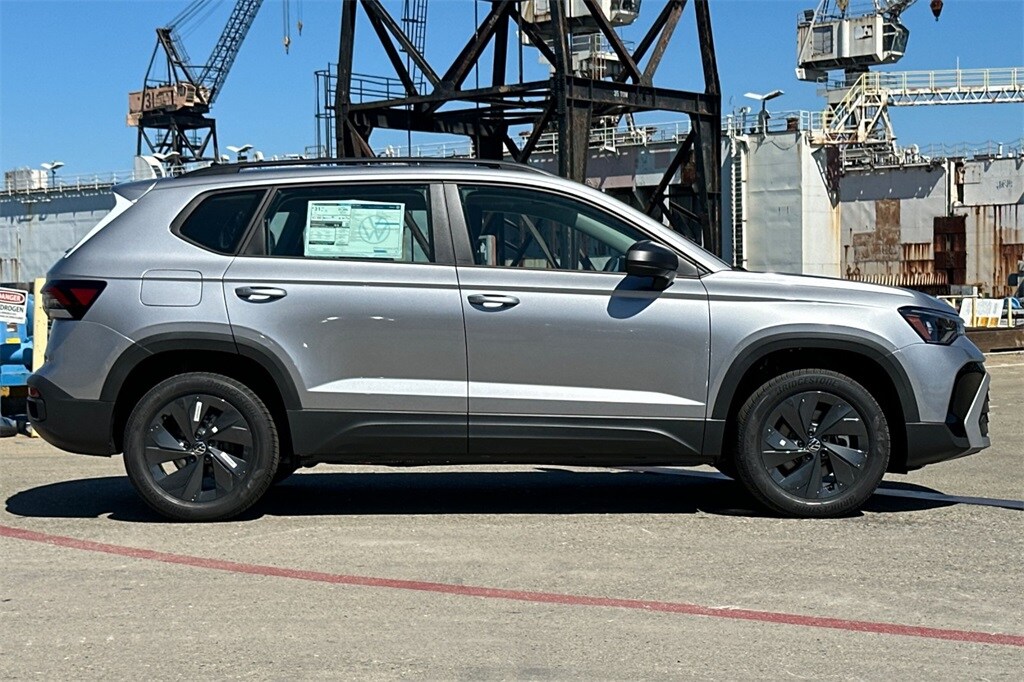 2025 Volkswagen Taos S photo 3