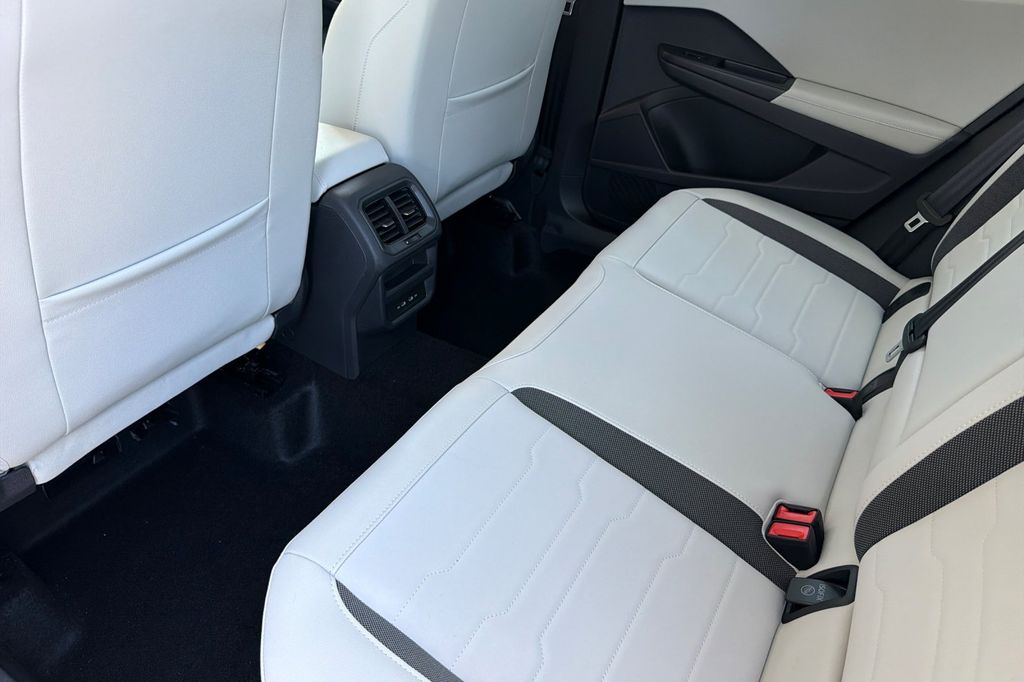 2026 Volkswagen Taos SE - Photo 12