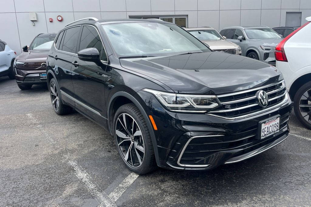 2022 Volkswagen Tiguan 2.0T SEL R-Line photo 2