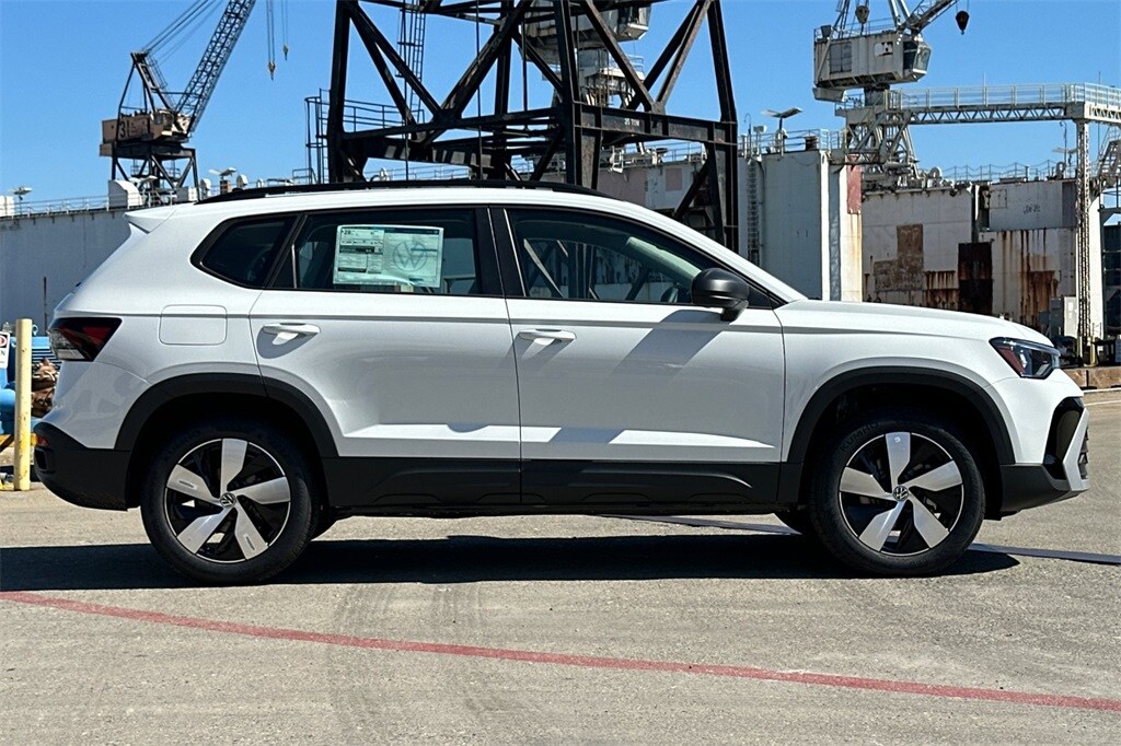 2025 Volkswagen Taos S photo 3