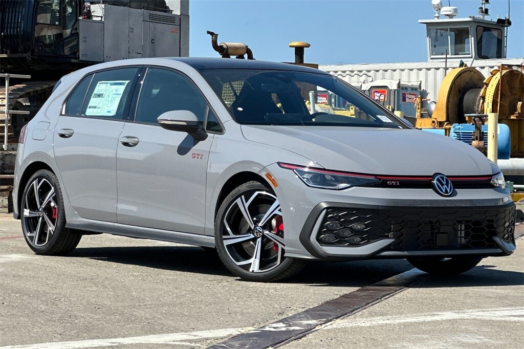 2025 Volkswagen Golf GTI SE photo 2