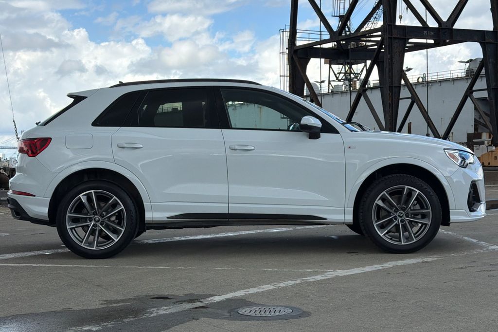 2023 Audi Q3 45 S line Premium photo 2