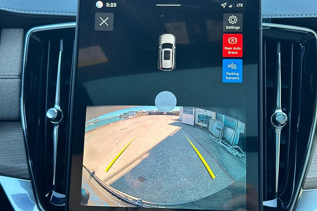 2026 Volvo XC90 Core - Photo 18