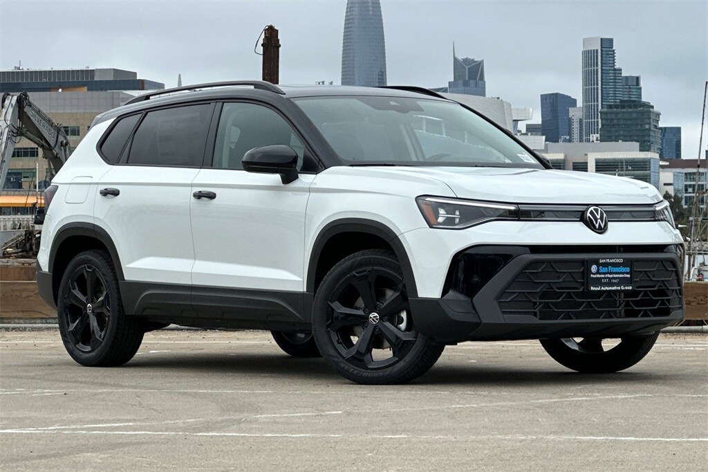 2025 Volkswagen Taos SE photo 2