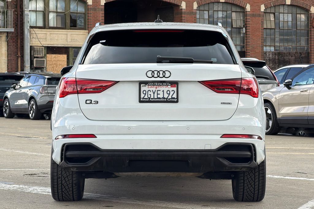 2023 Audi Q3 45 S line Premium photo 4
