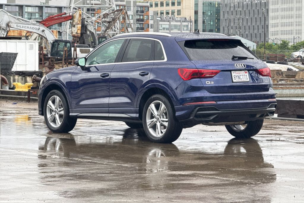 2022 Audi Q3 45 S line Premium photo 5